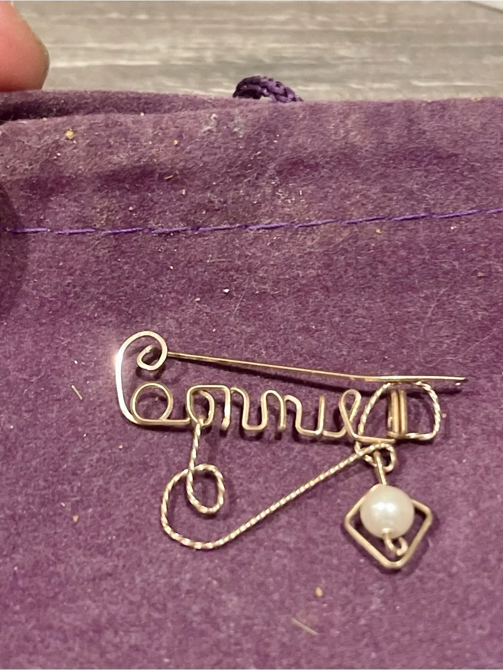 Gold-Tone Wire Name Pin with Pearl Accent